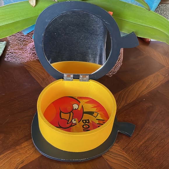 Angry Bird “I’m The Bomb” Wooden Mirror Box Unisex - Picture 6 of 13